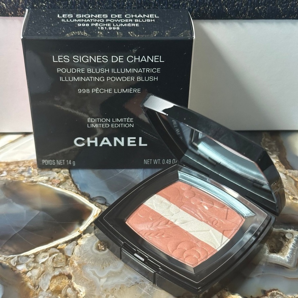 CHANEL Illuminating Powder Blush #998 “Peche  Lumiere” Holiday 2025 Collection